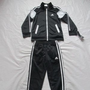 Adidas Black AG6136 AK01 MA CA1 Boys 2 Piece Set Tracksuit Brand New with Tags